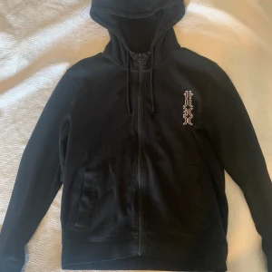 Hugo boss kofta/hoodie - Säljer då det inte är min stil längre