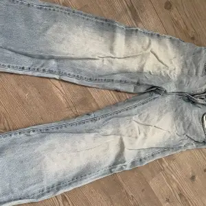 Säljer nu dessa snygga jeans från lager 157 då de inte kommer till användning. De är väldigt snygga och bekväma! Pris kan diskuteras 