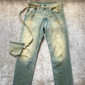 MAISON MARGIELA ”EFFECT JEANS” - Feta unika jeans från Margiela, använda enbart några gånger. Köpta från NK. 