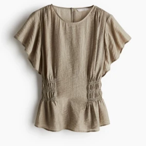 Blus - Slutsåld hm blus, helt ny med prislapp! Aldrig använd! Storlek M. Grön/grå/beige 