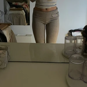 Stickade mjukis  - Super snygga och i princip helt oanvända 