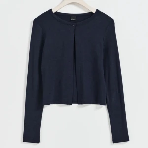 Kofta  - jättefin kofta från gina, nästan smidig använd så den är i väldigt bra skick ❣️skriv vid frågor 