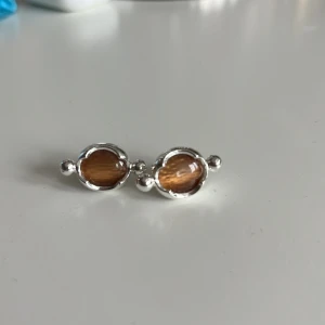 Ioaku örhängen - Snygga örhängen från ioaku❤️ Helt oanvändbara🥰 Kan diskutera pris vid snabb affär👌🏻