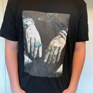 Replay T-shirt - Snygg replay t-shorts i använt skick storlek M-L