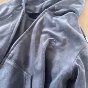 Jucie kofta - Säljer då den inte kommer till andvändning längre