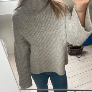 Stickad tröja - Stickad tröja med halvpolo från Gina tricot i ull❤️❤️
