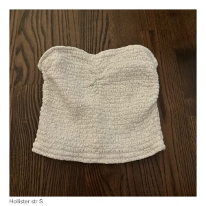 Tubtopp från Hollister  - Söt tubtopp från Hollister. 