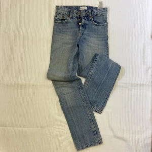 Jeans Zara - Fina jeans från Zara. Bra skick sparsamt använda. 