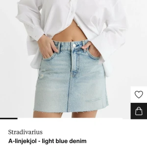 Jeanskjol  - Hej! Säljer denna jätte snygga kjol, eftersom den är lite för liten för mig, endast använd två gånger och är i väldigt fint skick🩷