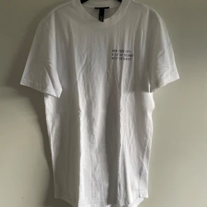 T-shirt  - T-shirt hm. Storlek s. 