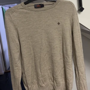 Morris tröja - Säljer min Morris tröja då den har krympt lite och nu mer sitter som storlek M Den är använd Max 5 gånger så är som ny! 