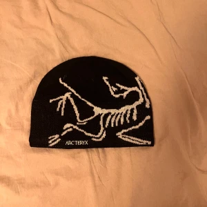 Arc’teryx Mössa - Säljer nu min Arc’teryx beanie då den inte kommer till användning. Använd 1-2 gånger, därmed inga flaws. Hör av dig frågor! 