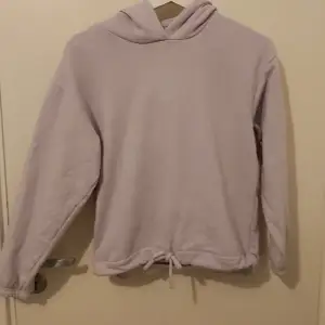 Fin lila hoodie från lindex 