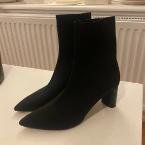 Zara klackskor - Säljer klackskor från Zara. Använt skick. 