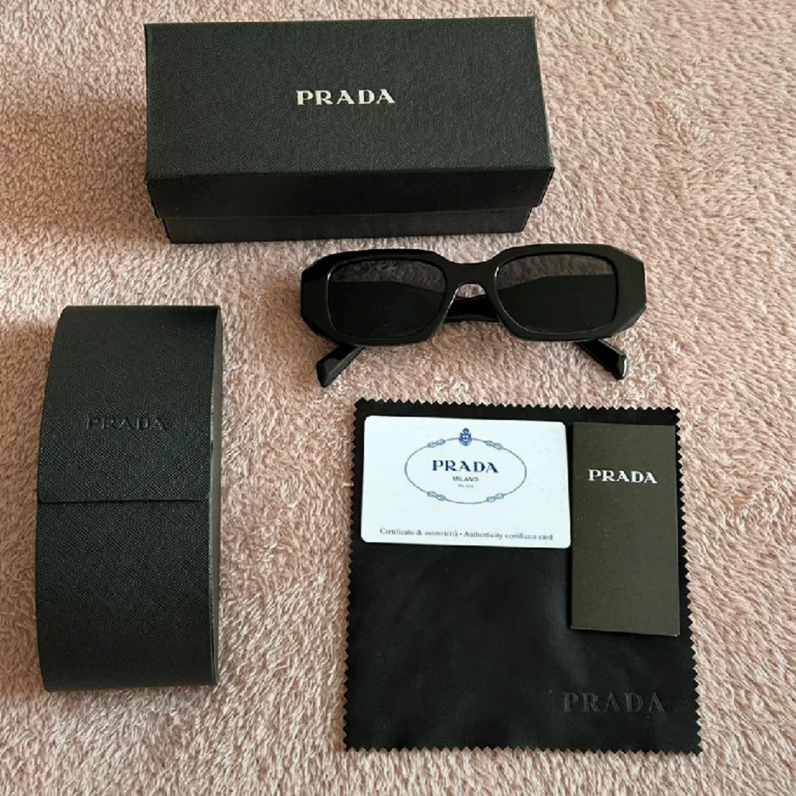 Prada solglasögon - 90
