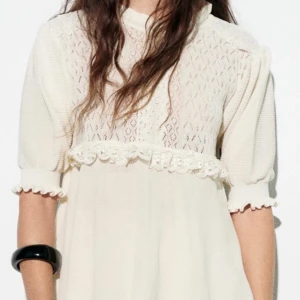 Blus - Jättefin blus/top från zara i nyskick🙃aldrig använd