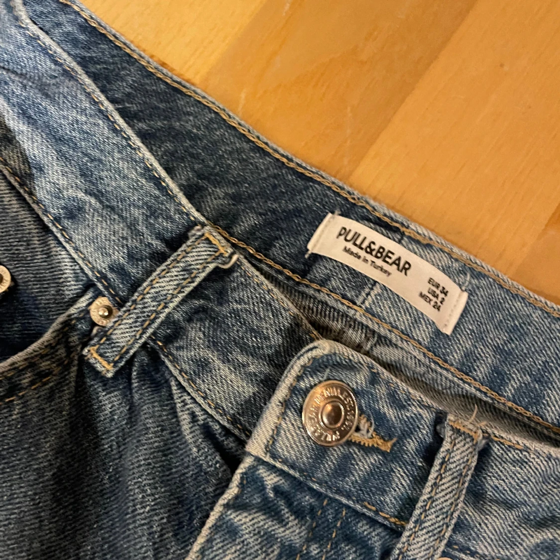 Tvåfärgade midwaist straight jeans från Pull&Bear - 91