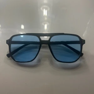 Partyglasögon - Aldrig använda!