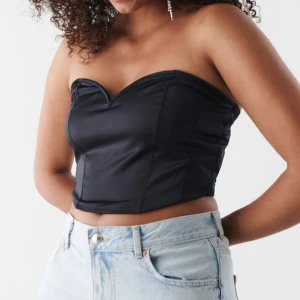 Topp - Superfin topp från Gina, prislapp kvar