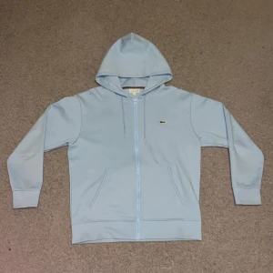 Lacoste kofta  - Skick 10/10 storlek L pris kan diskuteras 