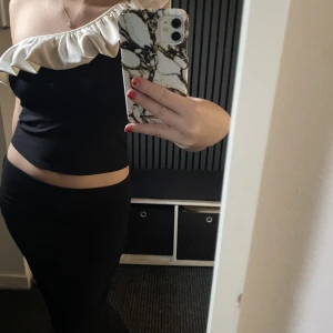 Volang topp - !!!TRYCK IKTE PÅ KÖP NU!!!  Frakt: 66kr, supersöt volangtopp🫶