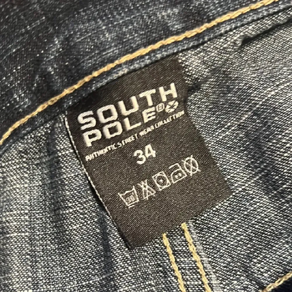 Skit feta southpole jeans i bra condition! Väldigt skön passform. Pris går att diskuteras.  (Förra säljarens bilder). Jeans & Byxor.