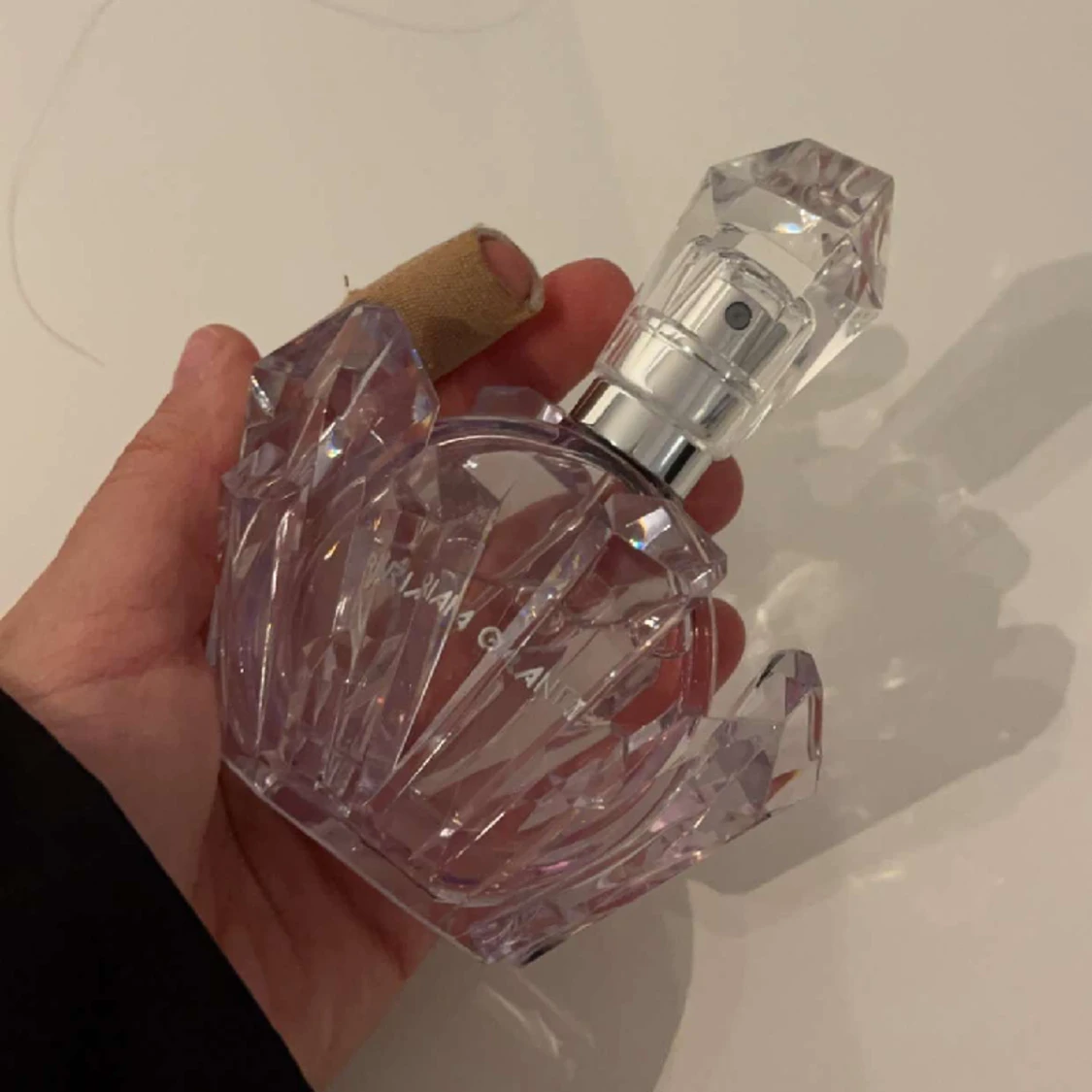 Ariana Grande parfym - 91