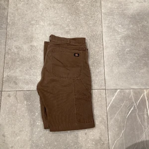 Workwear jeans - Dickies Workwear jeans som sitter riktigt snyggt.  Sitter som w34 l33 