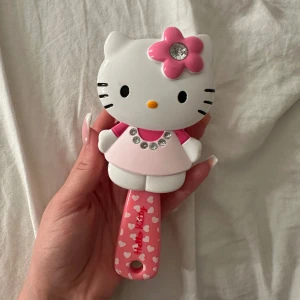 HelloKitty hårborste - 🌸✨Supersöt Hello Kitty hårborste som inte går att få tag på längre✨🌸