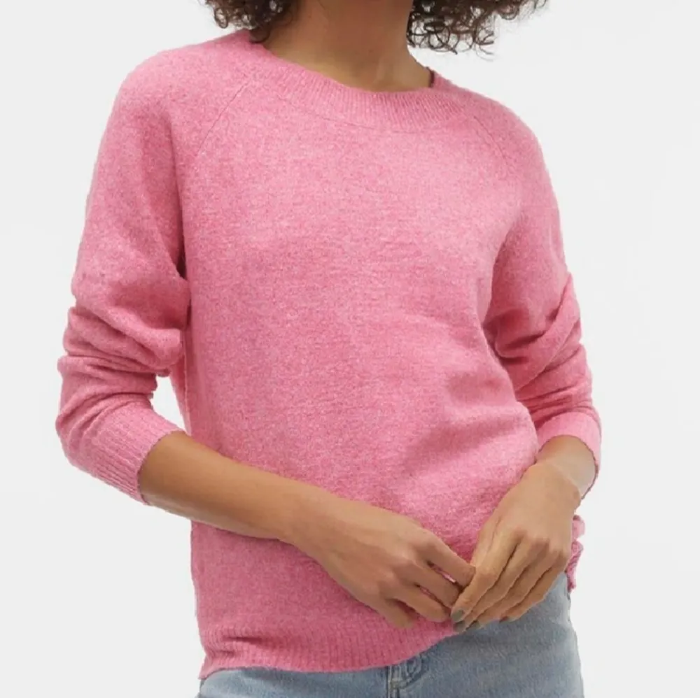 Rosa tröja från Vero Moda, knappt använd, som ny! Nypris 25€🩷. Stickat.