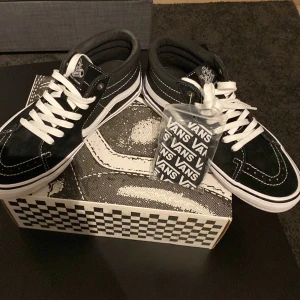 Vans Skate Grosso Mid - Helt nya och oanvända sneakers  Priset kan diskuteras  Vid några funderingar eller extra bilder så är det bara att fråga  