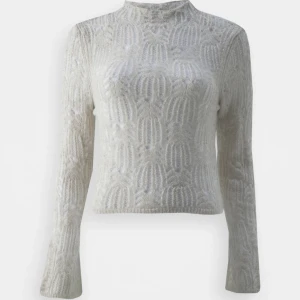 Stickad tröja  - Jättefin stickad tröja från Only i nyskick 