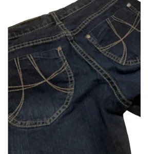 Low waisted jeans  - Lågmidjade jeans. Har använt de Max tre gånger så helt nya. 