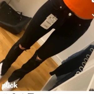 Söker! - Söker dessa jeansen i storlek 34 svarta helst också!