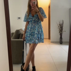 Zara klänning - Blå zara klänning i storlek xs💙