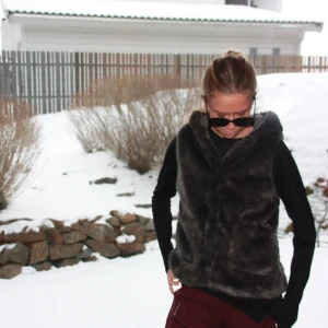 Pälsväst - Så snygg pälsväst köpt secondhand. Perfekt till sportlovet