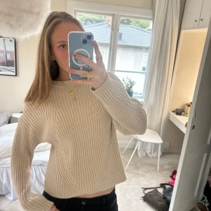 Carin Wester stickad tröja - Super fin Carin Wester tröja!! Står att den är XS men skulle säga mer som en S eller M😊