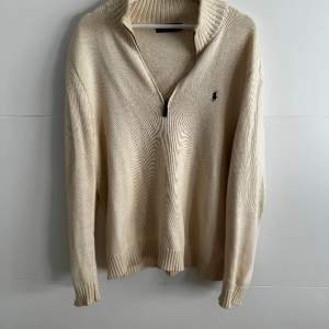 En snygg halfzip tröja från Ralph Lauren!