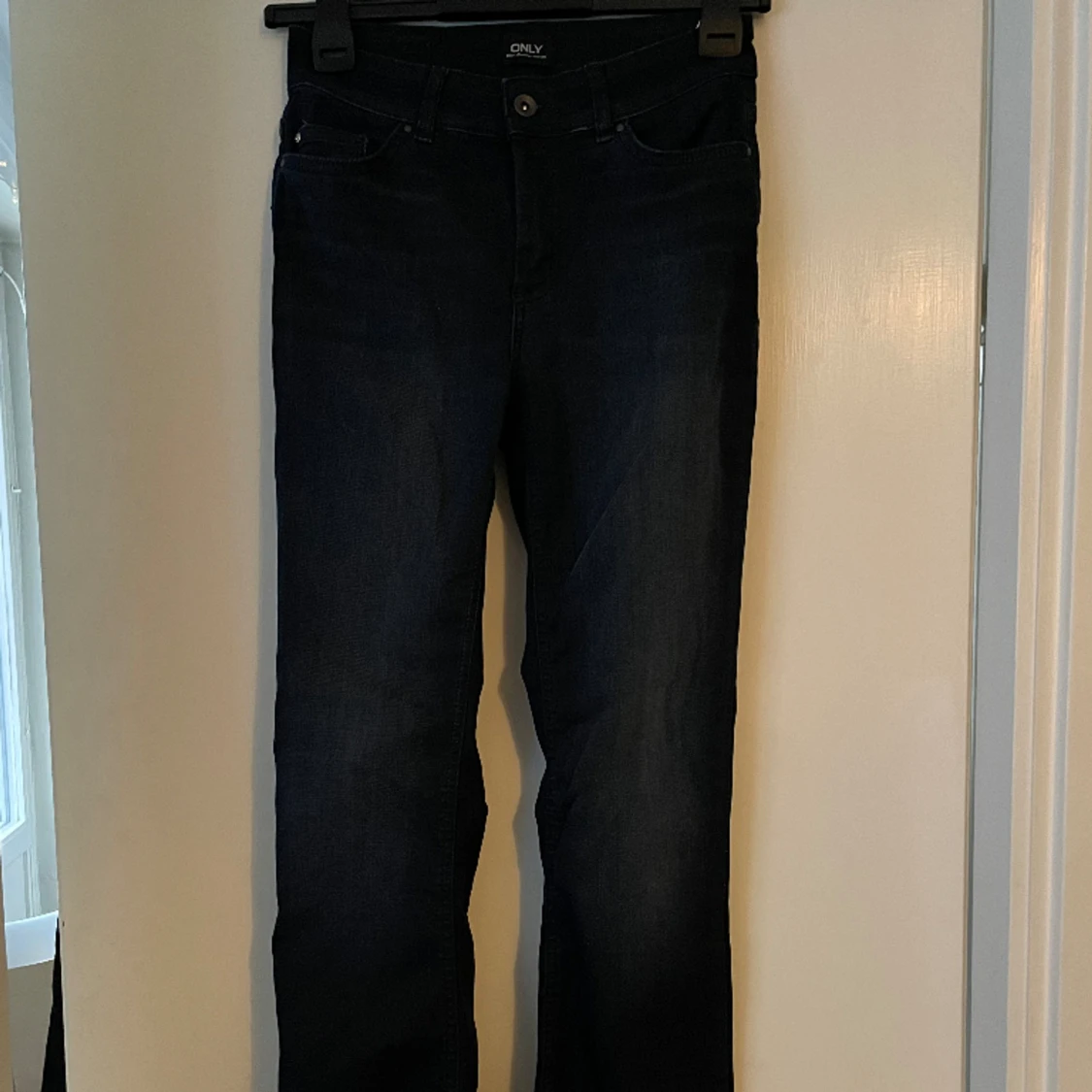 Booutcut jeans från Nelly - 90