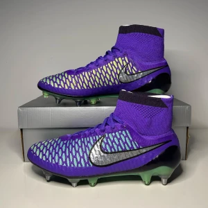 Nike fotbollsskor - Nike Magista Obra ACC 😍 helt nya, extremt sällsynt och eftertraktad modell och proffsmodifierade!! SG-dobbar för naturgräs. Hör av dig vid minsta fundering!🙏