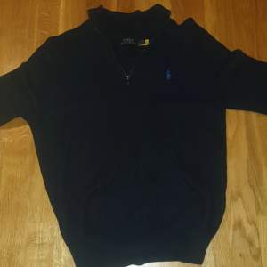 Helt ny polo Ralph Lauren half zip aldrig använd  Xs ny pris 2000 Erbjud prisser