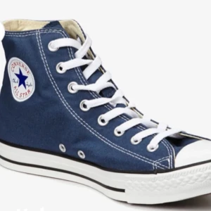 Converse - Säljer mina nästan helt nya Converse. Pris går att diskuteras 