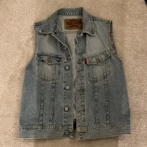 Jeans väst - Jenas väst i mycket bra skick