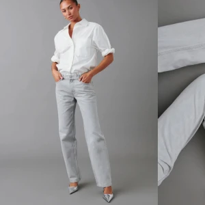 Low straight jeans  - Low straight jeans från Gina i grå färg Inga defekter och använda 2 gånger Säljer då dom inte passar mig längre 🩶