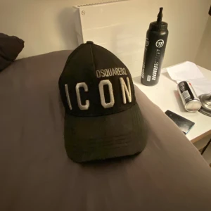 Dsquared2 inom keps - En fin märkeskeps äkta köpt på hemsidan!