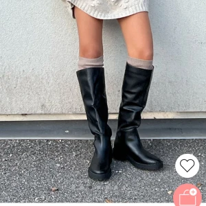 Boots - Svarta boots som aldrig kommit till användning💕 köpt för 899kr säljer 679kr+frakt