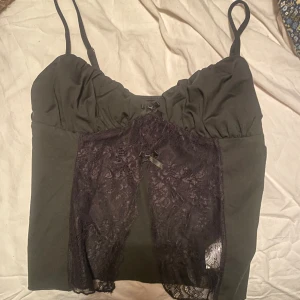 Spets topp - Topp från cider i storleken m. Bara testad 