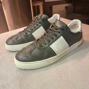 Valentino flycrew - Säljer dessa feta flycrew skriv vid frågor inget og ingår