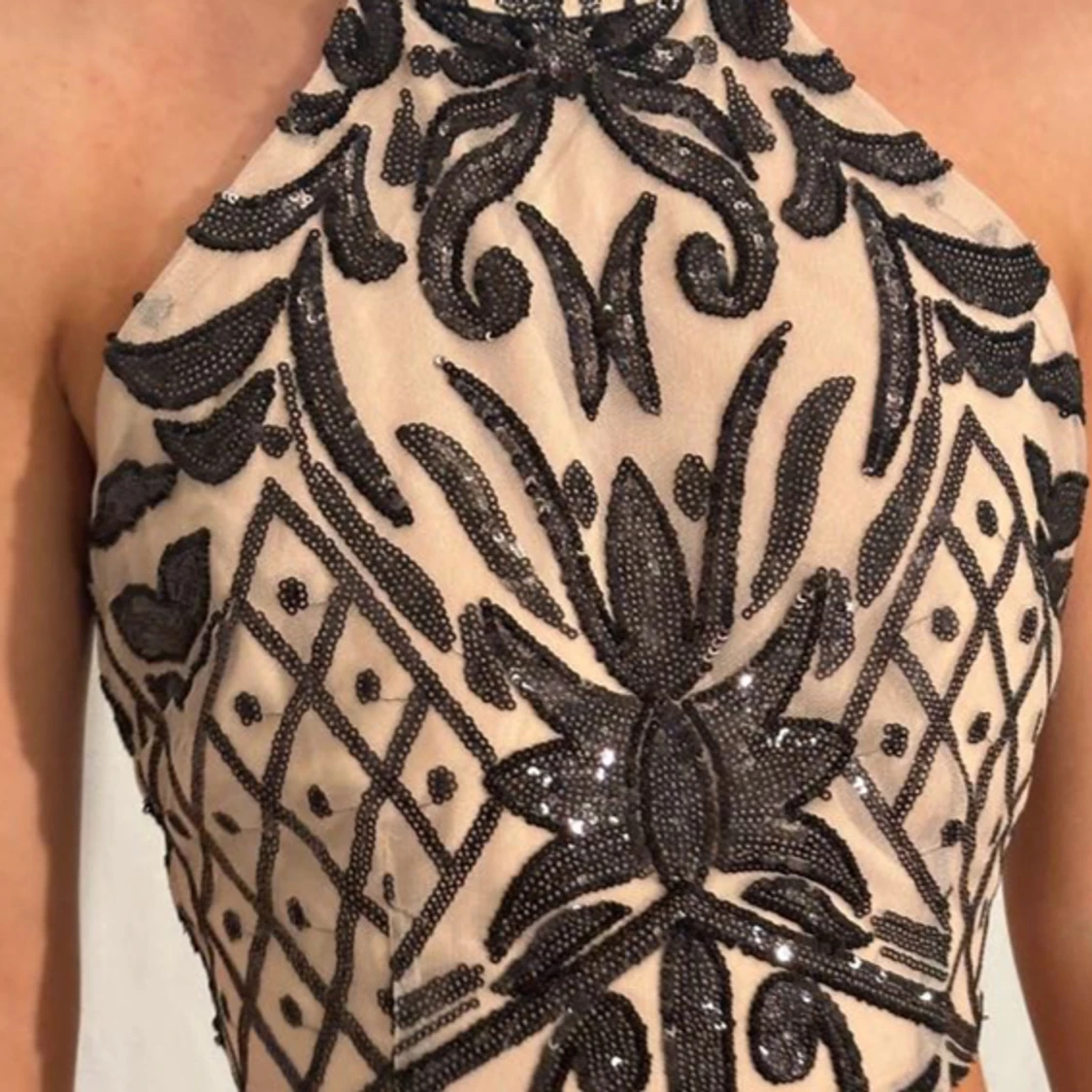 Halterneck topp med paljetter - 91