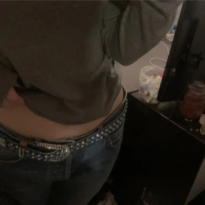 Blått diamant bälte  - Bb belt modell fast fake!!!  Super bra skick och säljer då ja inte får användning till längre!💓